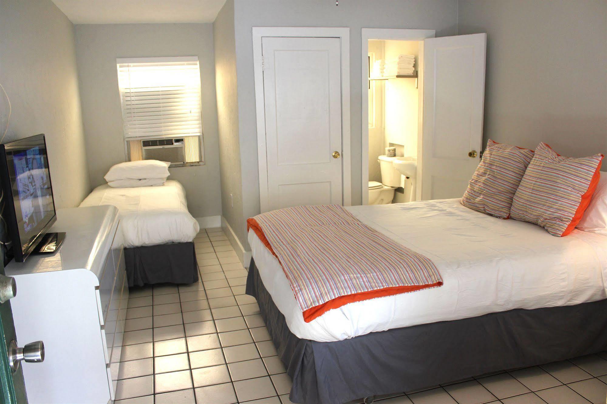 Lorelei Resort Motel Treasure Island Exteriör bild